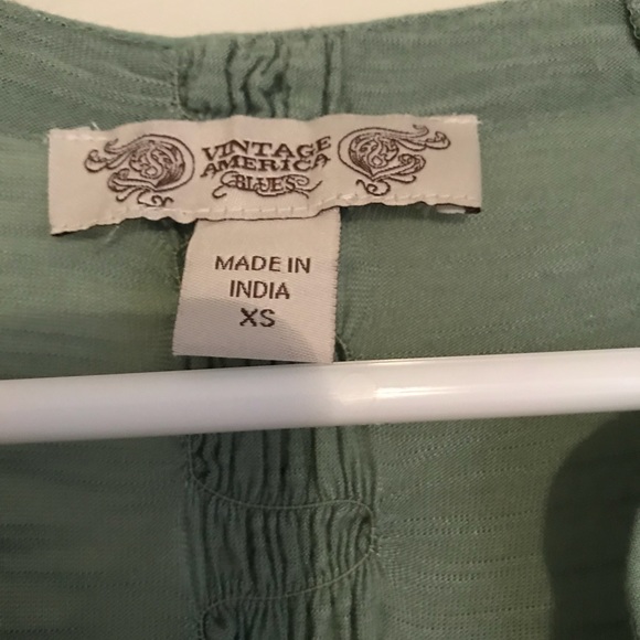 Beautiful top! - Picture 2 of 2